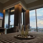 Golden Horizon Hanza Tower - Spa&sky View *