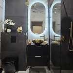 Golden Horizon Hanza Tower - Spa&sky View Appartamento
