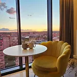 Golden Horizon Hanza Tower - Spa&sky View Appartamento *