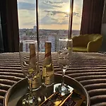 Golden Horizon Hanza Tower - Spa&sky View * Stettino