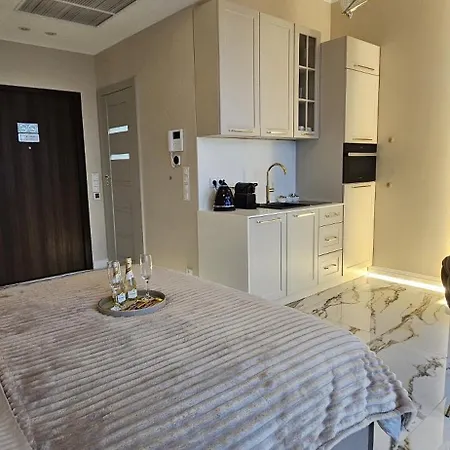 Apartment Golden Horizon Hanza Tower - Spa&sky View *