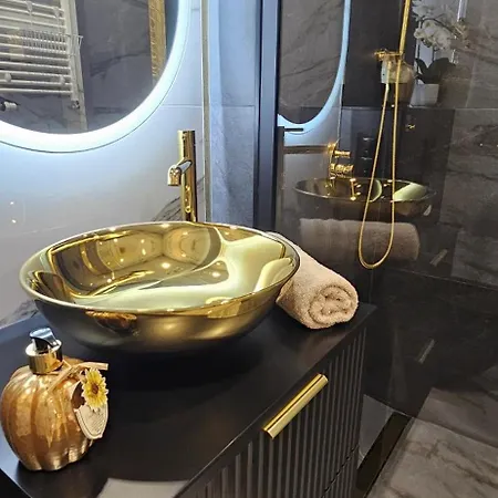 Apartment Golden Horizon Hanza Tower - Spa&sky View