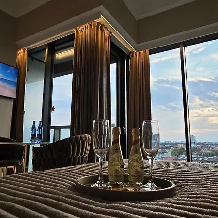 Golden Horizon Hanza Tower - & Sky View *