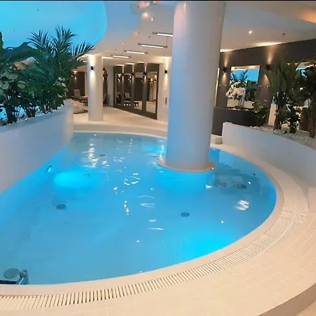 Golden Horizon Hanza Tower - Spa&sky View Apartment Stettin