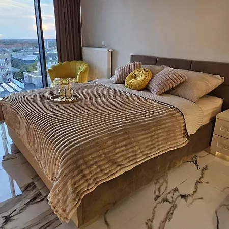 Golden Horizon Hanza Tower - Spa&sky View Stettin