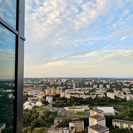 Golden Horizon Hanza Tower - Spa&sky View Apartment *