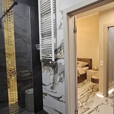 Golden Horizon Hanza Tower - & Sky View