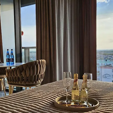 Golden Horizon Hanza Tower - Spa&sky View Stettin