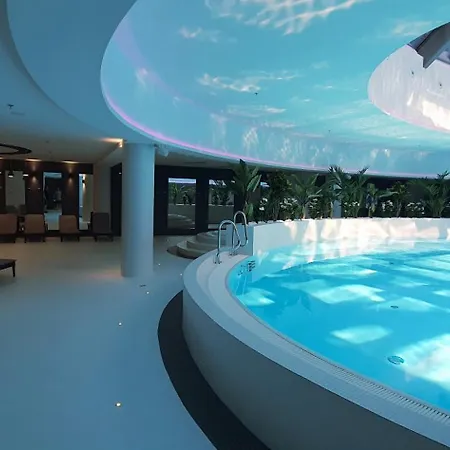 Golden Horizon Hanza Tower - & Sky View