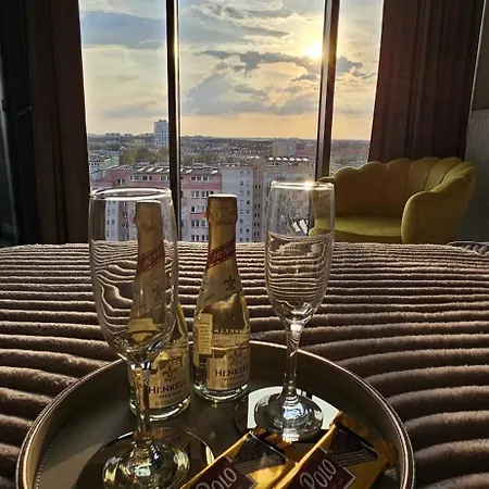 Golden Horizon Hanza Tower - & Sky View * Stettin