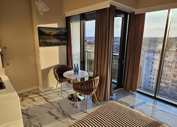 Golden Horizon Hanza Tower - & Sky View *