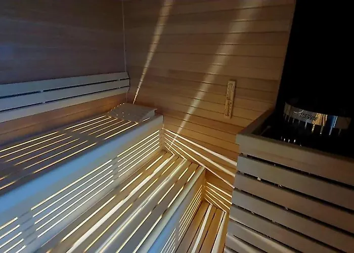 Golden Horizon Hanza Tower - & Sky View Apartment