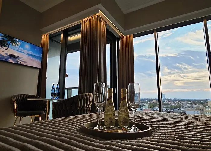 Golden Horizon Hanza Tower - Spa&sky View *