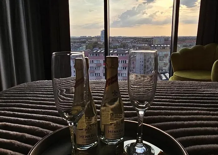 Golden Horizon Hanza Tower - & Sky View Апартаменты *