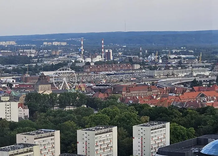 Golden Horizon Hanza Tower - & Sky View Апартаменты *