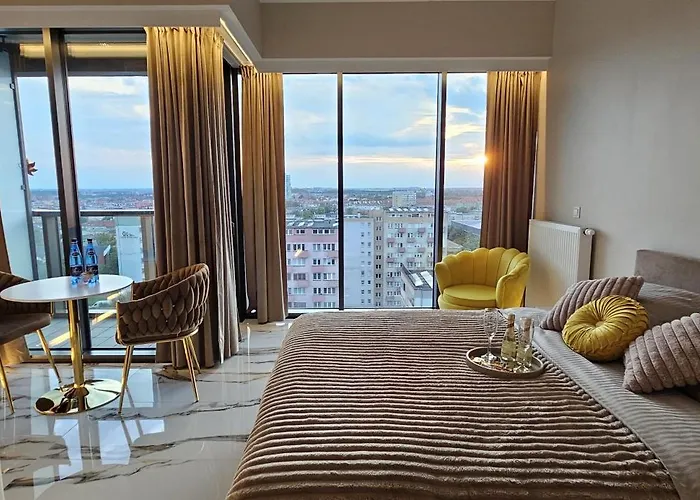 Апартаменты Golden Horizon Hanza Tower - & Sky View