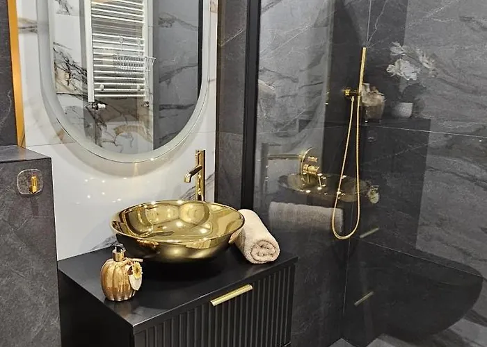 Golden Horizon Hanza Tower - & Sky View Апартаменты *