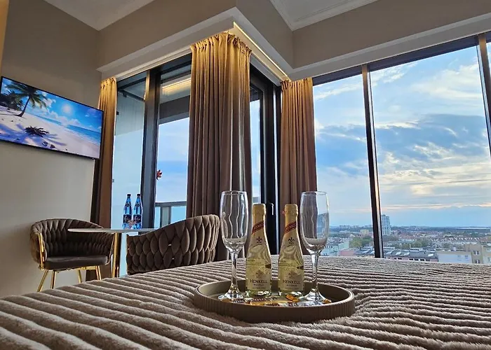 Апартаменты Golden Horizon Hanza Tower - & Sky View *