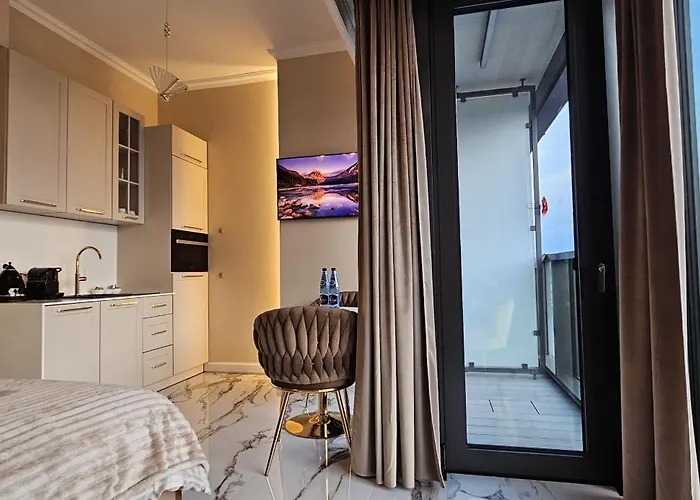 Golden Horizon Hanza Tower - & Sky View Апартаменты Щецин